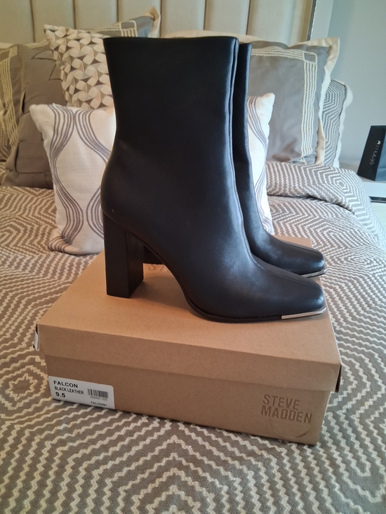 Steve Madden Shoes - Steve Madden Black Leather Ankle Boots with Metal Toe Accent. New Never Worn